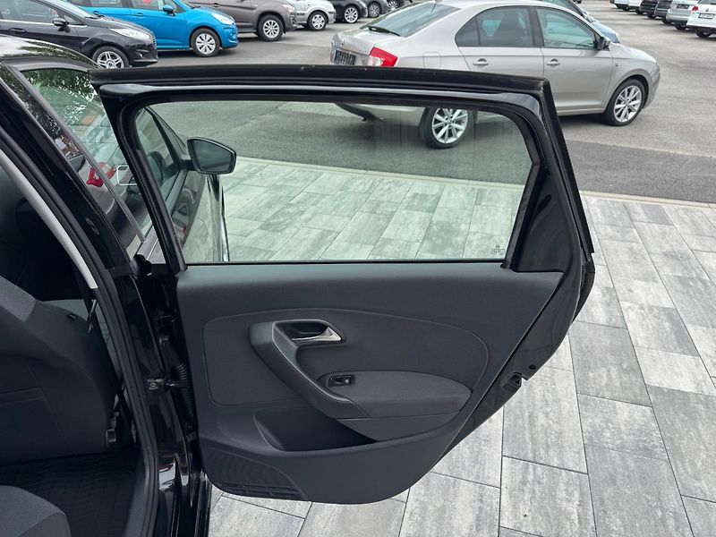 Volkswagen Polo (2011) Comfortline 1.2 TSI 66kW - fotka 24 z 32