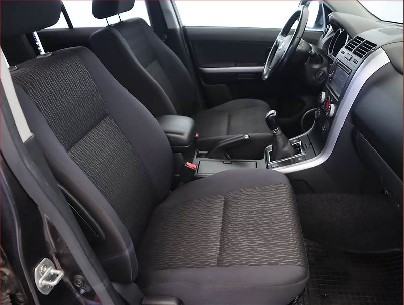Suzuki Grand Vitara (2014) 1.9 DDiS, 4X4, Navi, Xenony - fotka 9 z 18