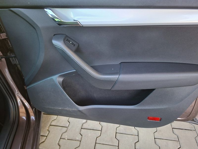 Škoda Octavia (2014) 1.4TSI 103kW 6MAN -1.MAJITEL - fotka 26 z 40