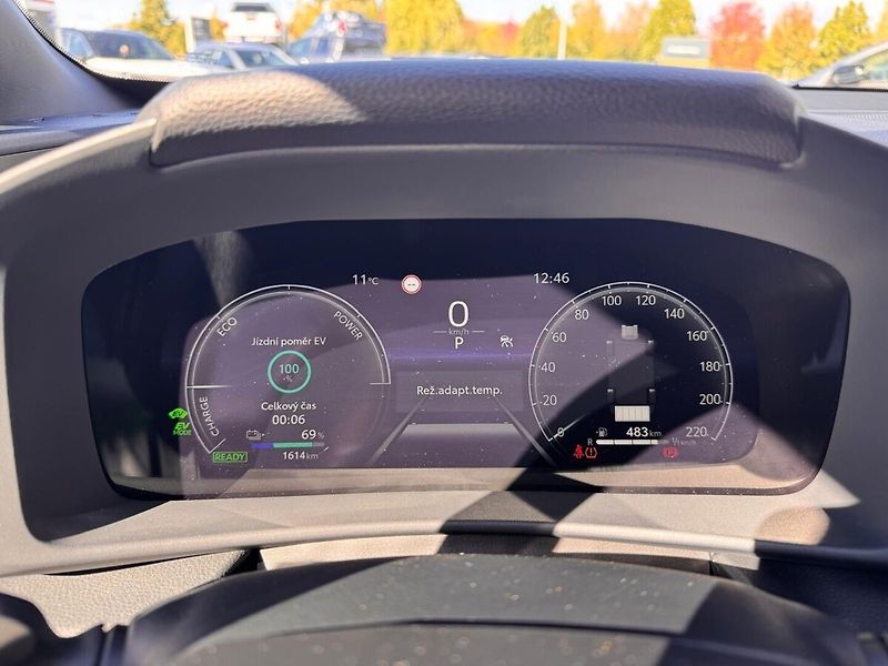 Toyota C-HR 2.0 Comfort, Plug-in hybrid - fotka 11 z 13