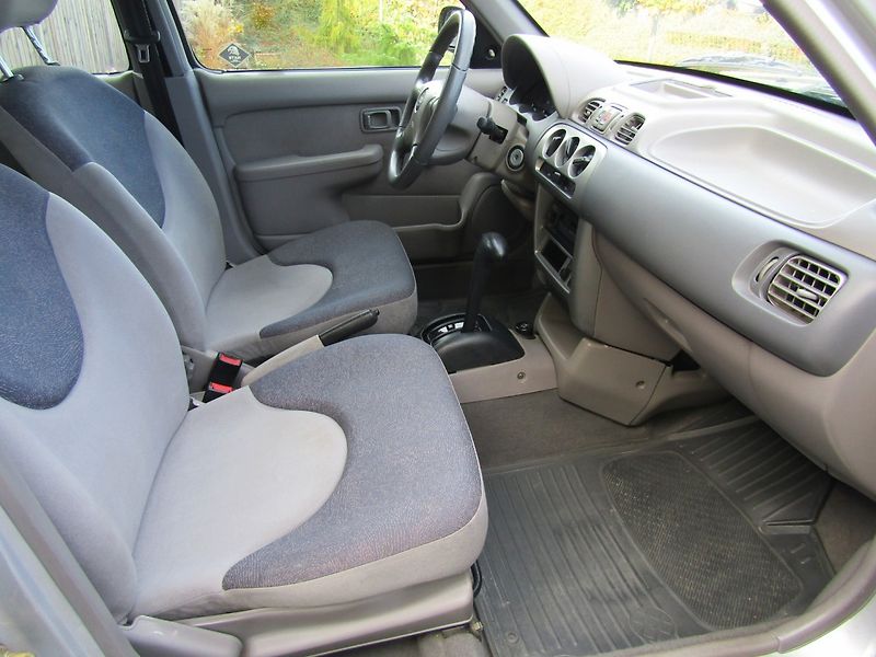 Nissan Micra (2000) 1.0 NCVT CZ PŮVOD - fotka 27 z 31