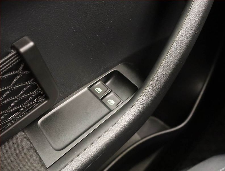 Škoda Fabia (2015) Ambition Plus 1.2 TSI, Navi - fotka 16 z 18