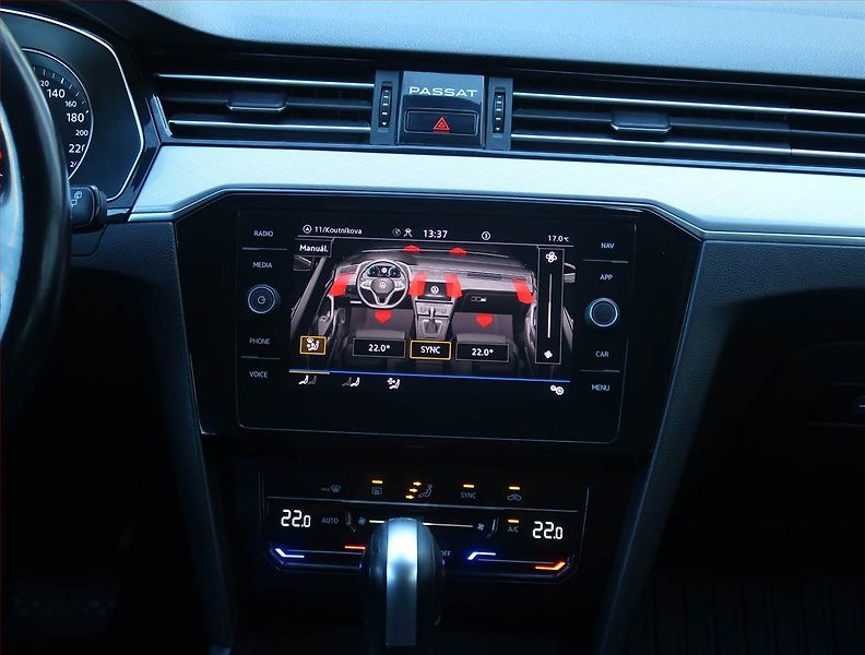 Volkswagen Passat (2021) Elegance 2.0 TDI, Automat - fotka 12 z 23