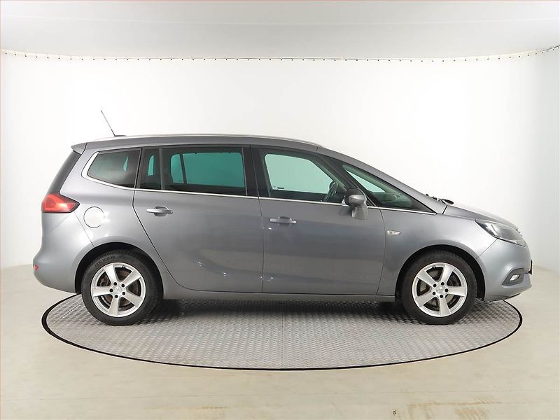 Opel Zafira (2017) 1.4 Turbo, LPG, 7 míst - fotka 6 z 21