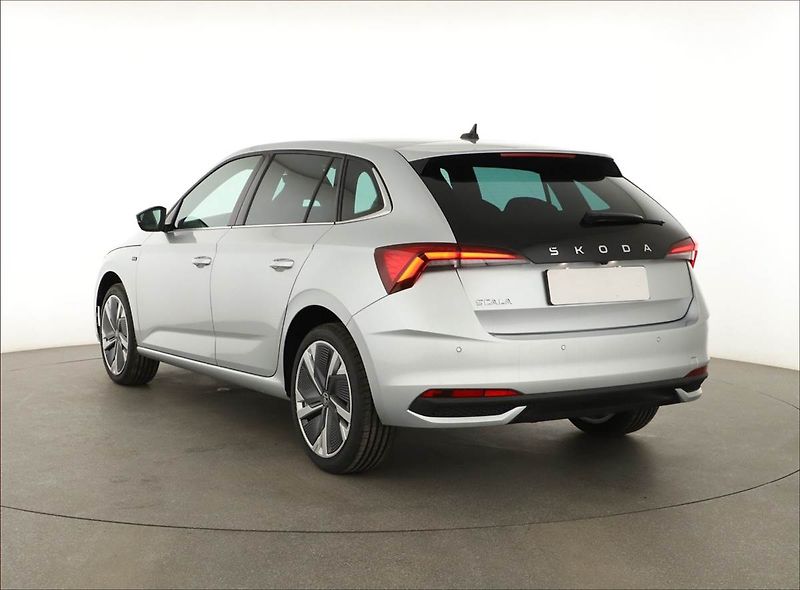 Škoda Scala (2025) 1.5 TSI, Drive, Matrix FullLed - fotka 4 z 22