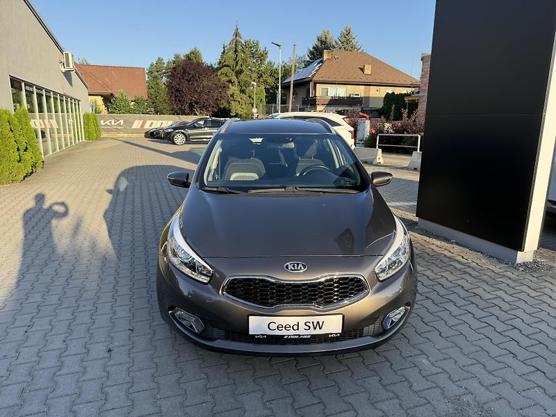 Kia Ceed SW (2014) 1.6 CRDI EXCLUSIVE - fotka 7 z 13