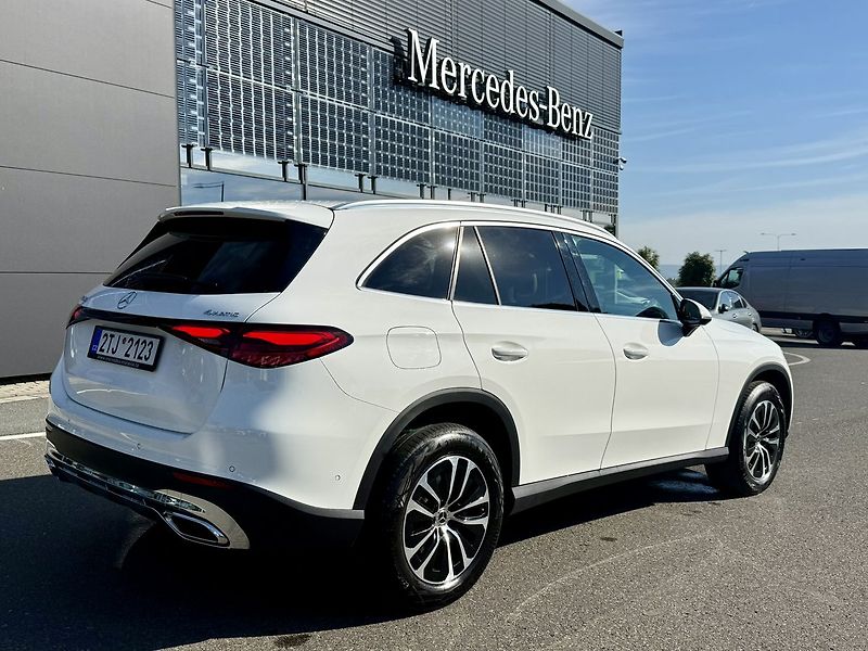 Mercedes-Benz GLC (2023) 220 d 4MATIC SUV - fotka 8 z 44