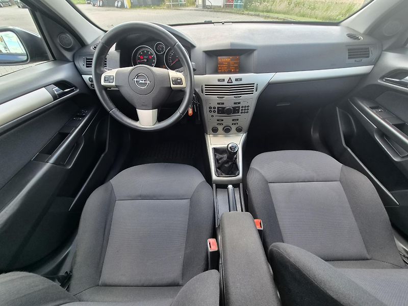 Opel Astra 1,6 16V Enjoy - fotka 6 z 16