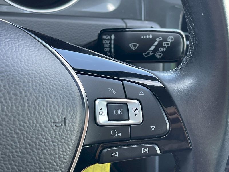 Volkswagen Golf (2018) 1.4 TSI 92 kW Maraton Edition - fotka 10 z 35