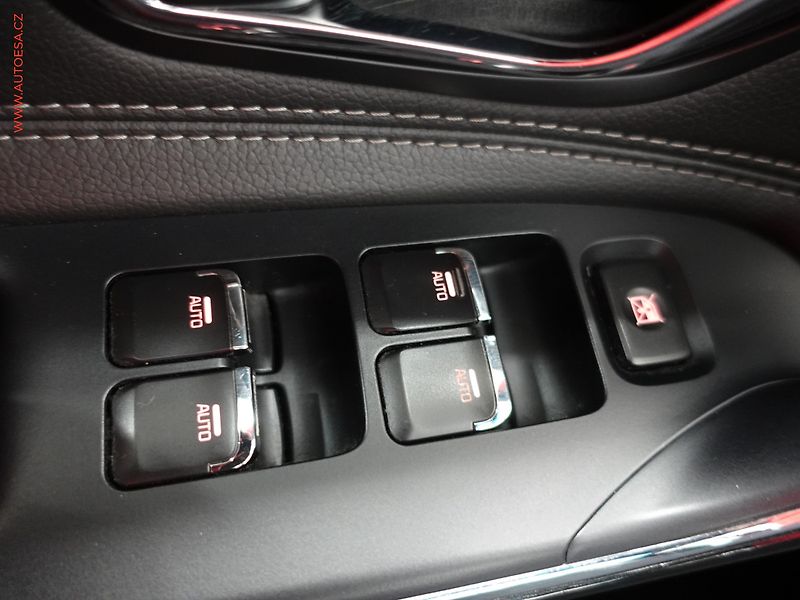 Kia Ceed (2016) 1.6 CRDi, 1.maj,ČR, servis - fotka 14 z 22