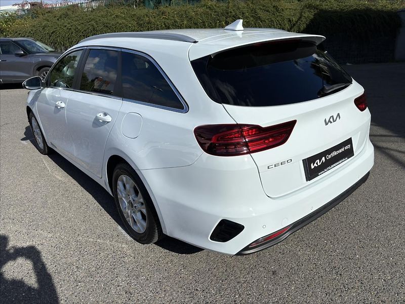 Kia Ceed 1,5 TGDi TOP ZÁRUKA KAMERA - fotka 3 z 40