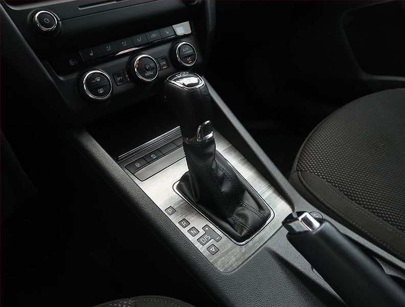 Škoda Octavia (2015) Scout 2.0 TDI, 4X4, Automat - fotka 13 z 17