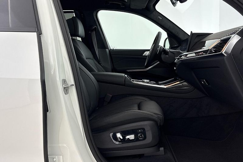 BMW X7 xDrive40d - fotka 16 z 29