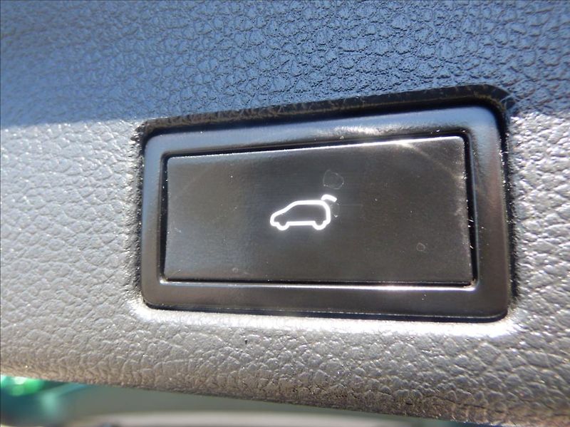 Volkswagen Sharan 2,0 TDI,Digi Klima,Navigace  H - fotka 14 z 67