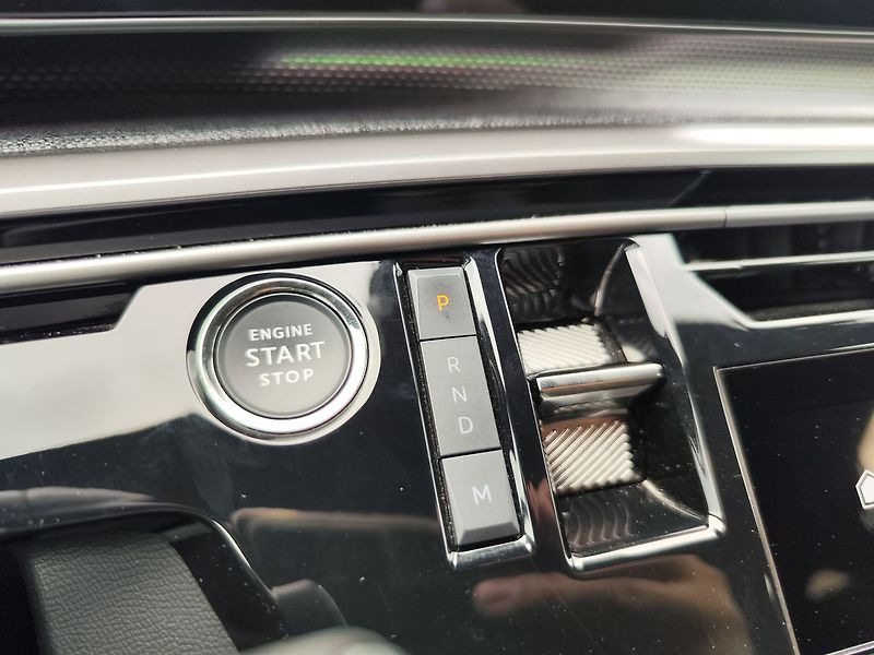 Peugeot 3008 1.2 hybrid/145kW GT e-DCS6 - fotka 30 z 40