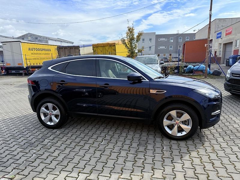 Jaguar E-Pace (2021) 2.0D,4WD,FACELIFT,ZÁRUKA - fotka 41 z 56