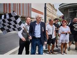 Veteránský závod Slánský okruh 2022 byl plný legend a věnovaný značce Praga.