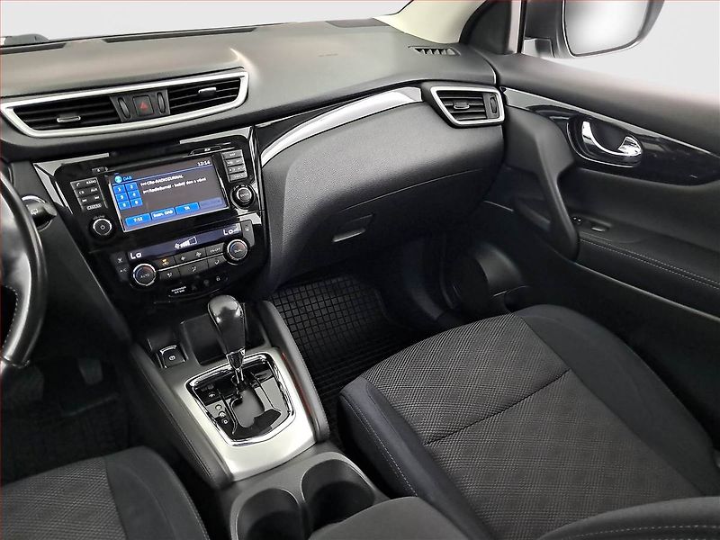Nissan Qashqai (2015) 1.2 DIG-T, Automat, ČR,1.maj - fotka 8 z 28