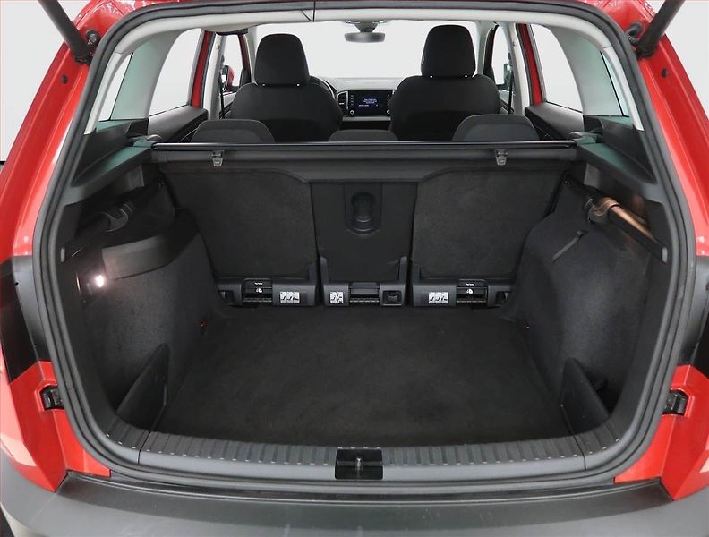 Škoda Karoq (2018) 1.6 TDI, Automat, Serv.kniha - fotka 14 z 23