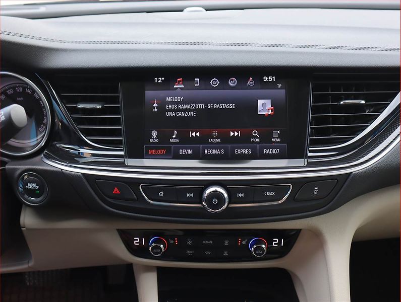 Opel Insignia (2018) 2.0 Turbo 4x4, 4X4, Automat - fotka 12 z 23