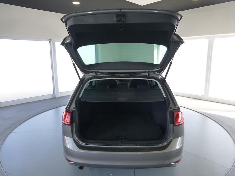 Volkswagen Golf (2014) 1,6TDI*NAVI*DIGI**ALU**PARK.S - fotka 23 z 24