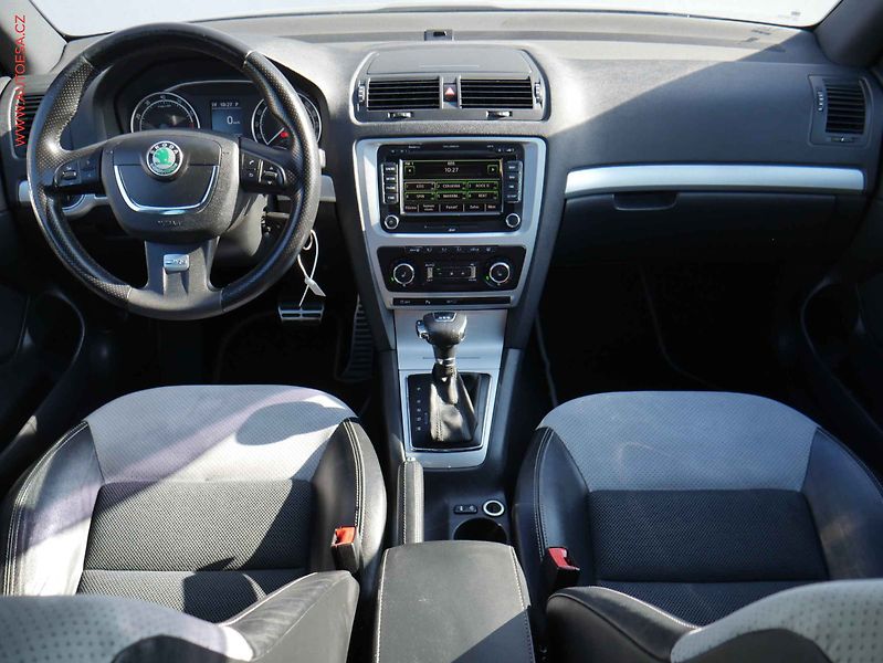 Škoda Octavia (2011) 2.0TSI, RS, DSG, navi - fotka 8 z 17