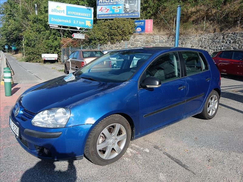 Volkswagen Golf 2,0 TDi - fotka 4 z 18