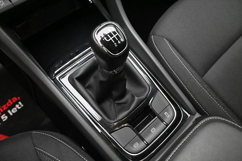 Škoda Karoq 2,0 TDI 110 kW VIRTUAL Kamera - fotka 22 z 30