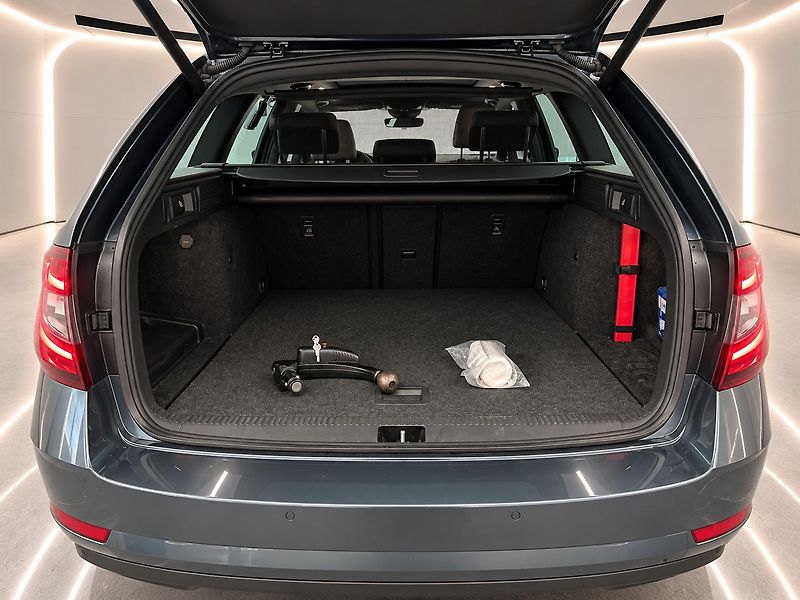 Škoda Octavia (2019) 2.0TDI*LaK*TAŽNÉ*NEZ*TOP*NAVI - fotka 10 z 12