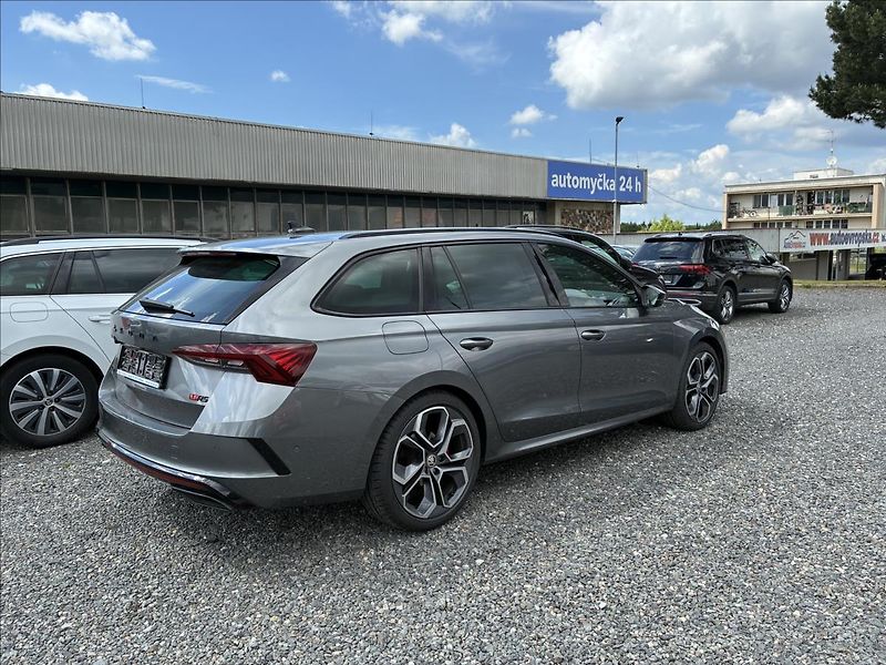 Škoda Octavia 2,0 RS,PANORAMA,TAŽNÉ,KŮŽE - fotka 5 z 33