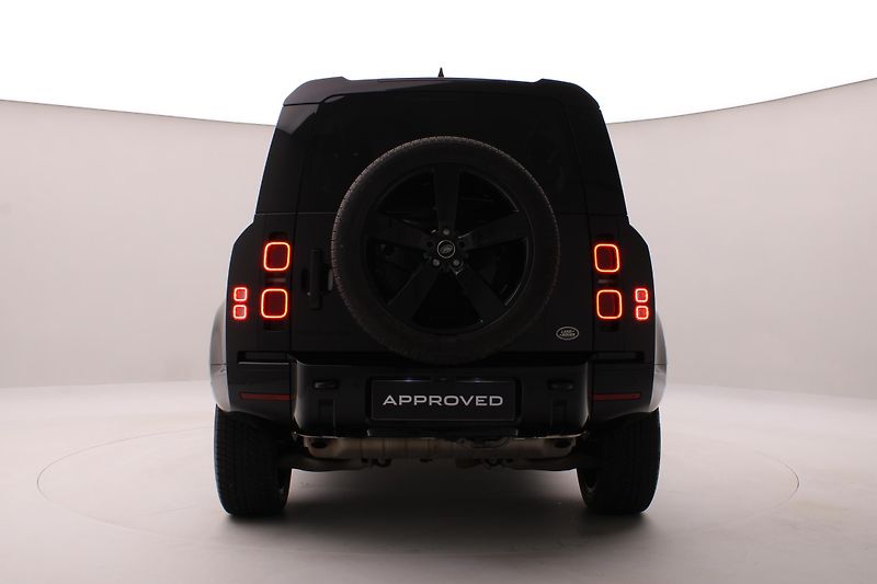 Land Rover Defender 110 P400 X-DYNAMIC REZERVACE - fotka 11 z 49