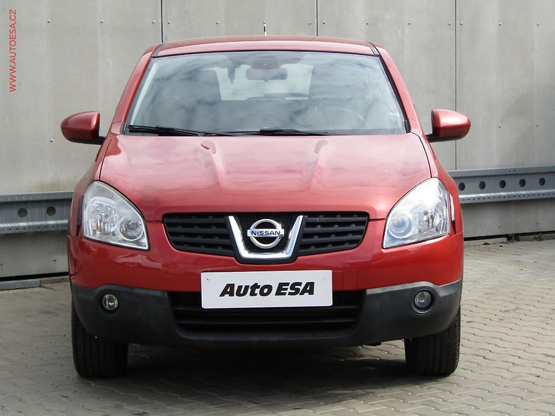 Nissan Qashqai (2007) 1.5 dCi, AC, TZ - fotka 2 z 17