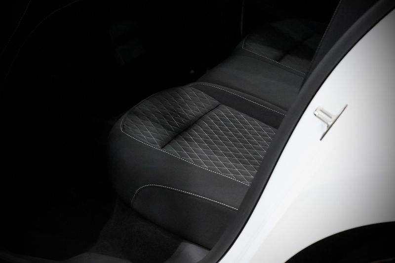 Škoda Fabia 3 Combi 1.2 TSI 66 kW - fotka 17 z 27