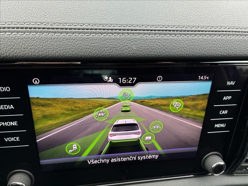 Škoda Kodiaq 2,0 TDI 4X4 147 KW TAŽNÉ PANO - fotka 26 z 36