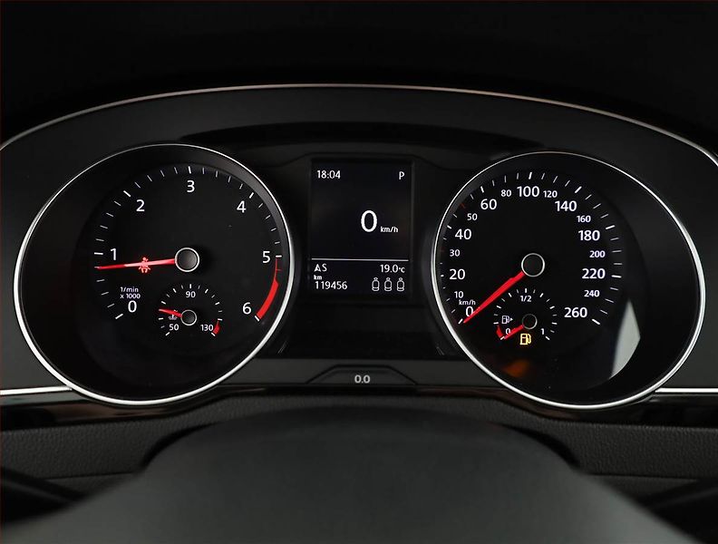 Volkswagen Passat (2020) Business 2.0 TDI, Automat - fotka 9 z 17