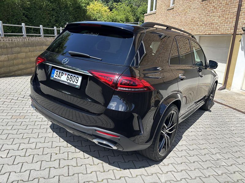 Mercedes-Benz GLE (2023) 400d 4MATIC 9GTRONIC AMG Paket - fotka 4 z 166