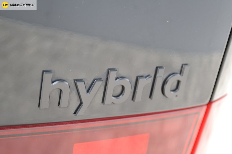 Hyundai Santa Fe 1.6T-GDI HEV 4WD CALLIGRAPHY 7 - fotka 32 z 95