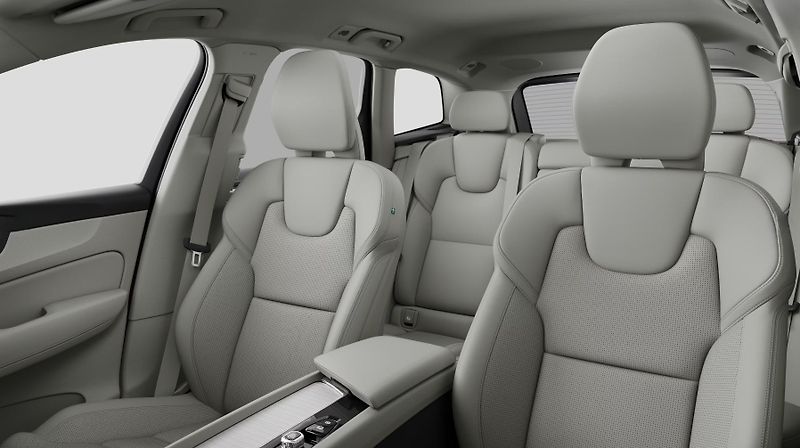 Volvo XC60 (2026) B5 AWD PLUS BRIGHT AUT - fotka 11 z 13