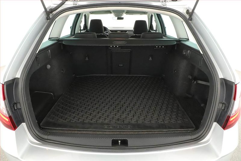 Škoda Octavia (2017) 2.0 TDI, Navi, Tempomat - fotka 11 z 20