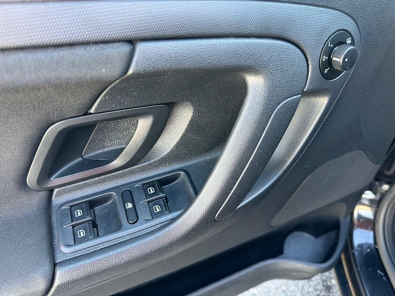 Škoda Roomster (2014) 1.2 TSI 63kW Black edition - fotka 11 z 42