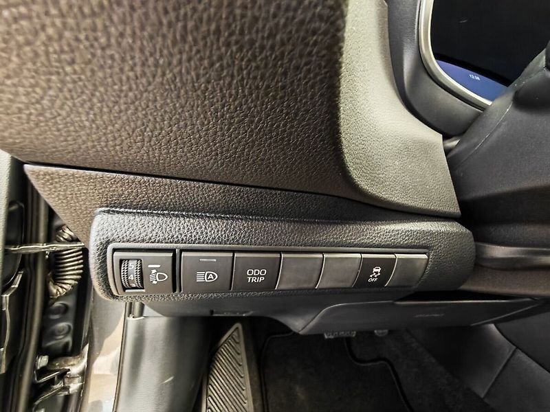 Toyota Corolla 1.8 Hybrid Comfort - fotka 23 z 35