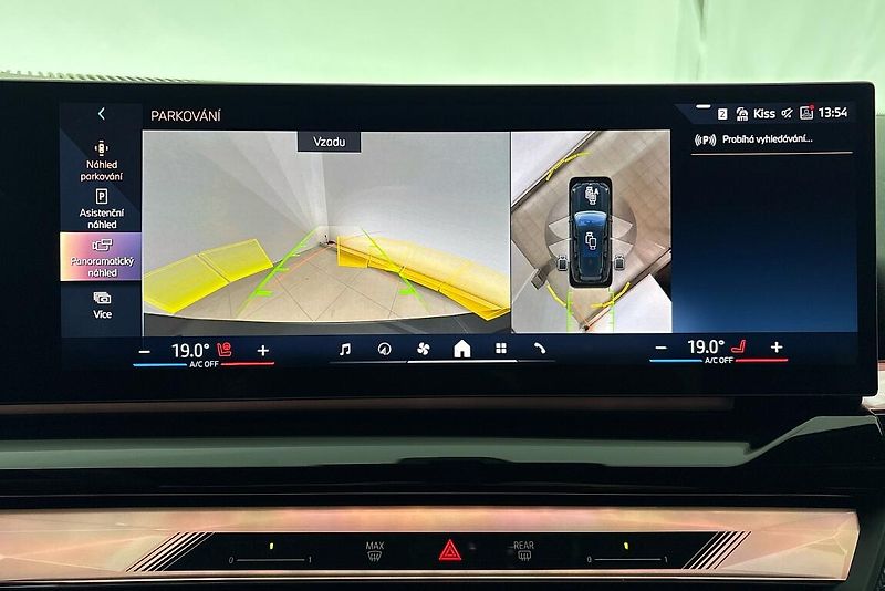 BMW i5 xDrive40 Touring - fotka 20 z 26