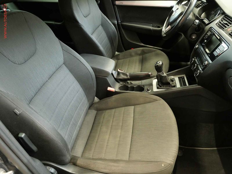 Škoda Octavia (2015) 1.4 TSi, Edition, xenon - fotka 11 z 14
