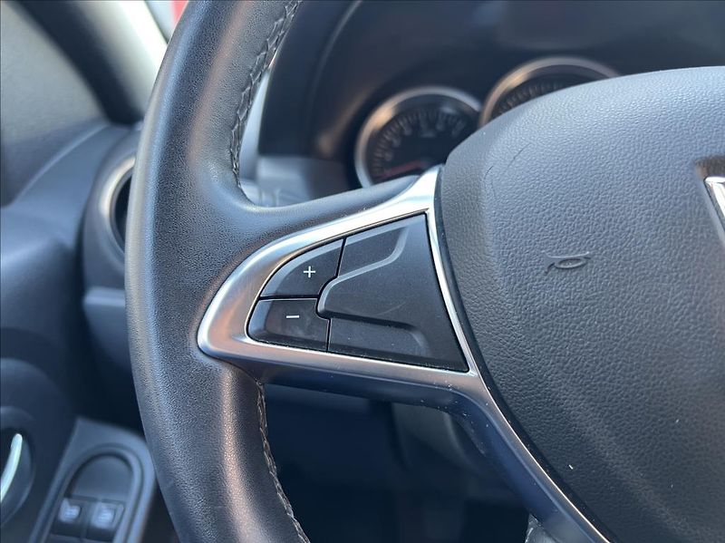 Dacia Duster 1,6 SCe / LPG / KLIMA Black Sh - fotka 24 z 32