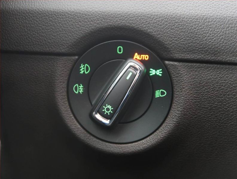 Škoda Octavia (2015) Laurin&Klement 2.0 TDI, 4X4 - fotka 19 z 22