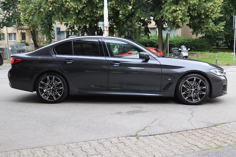 BMW Řada 5 540D XDRIVE G30 M-PAKET 250kW - fotka 9 z 50