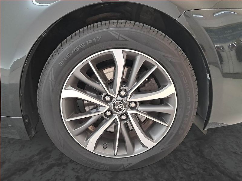 Toyota Avensis (2017) 2.0 D-4D, Navi, Tempomat - fotka 15 z 17