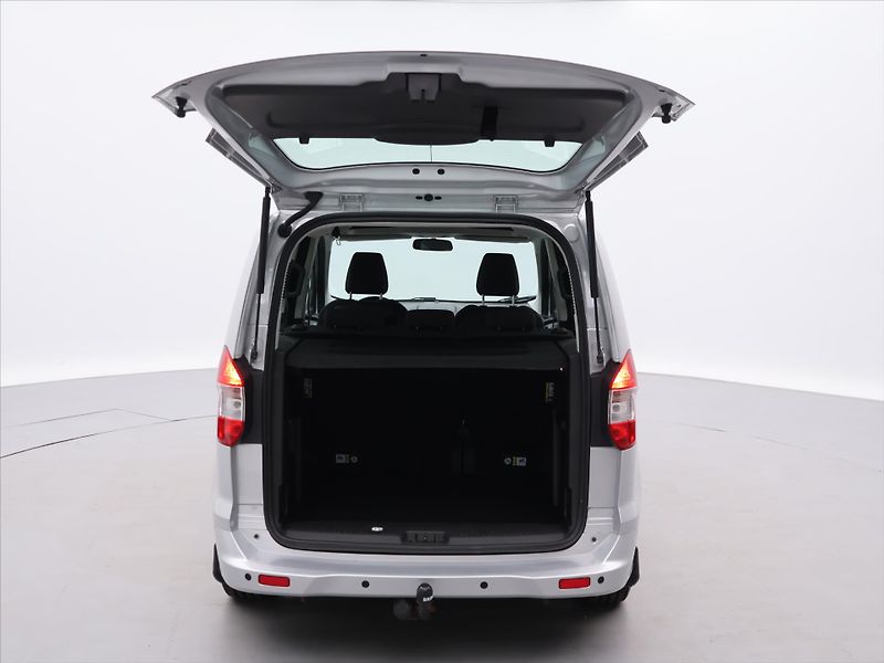 Ford Tourneo Courier 1,0 EB 74kW Titanium CZ 1.Maj. - fotka 9 z 34