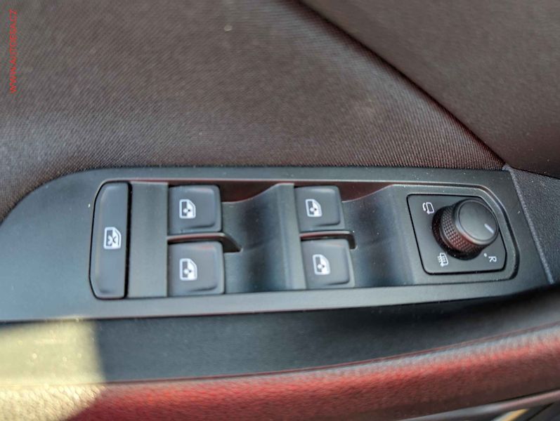 Škoda Kamiq (2021) 1.5 TSi, 1.maj,ČR, ScoutLine - fotka 15 z 18
