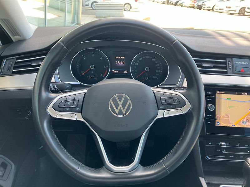 Volkswagen Passat 2,0TDi 110kW Business Premium - fotka 14 z 30